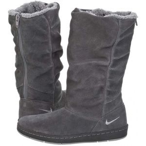 Nike Womens Boot Sneaker Hoodie Size 5M Gray Suede Chelsea Tall Pre Owned